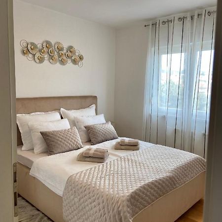 Portview Apartment Риека Экстерьер фото