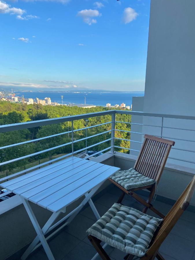 Portview Apartment Риека Экстерьер фото